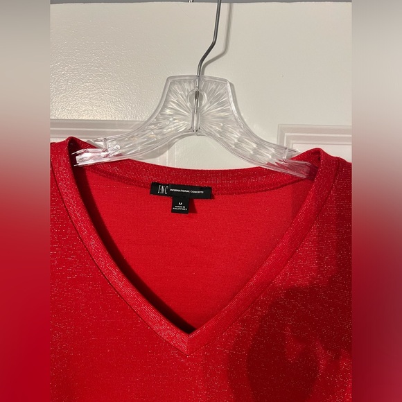 Red women’s INC medium sparkly/shiny adorable flattering sweater - Picture 5 of 9